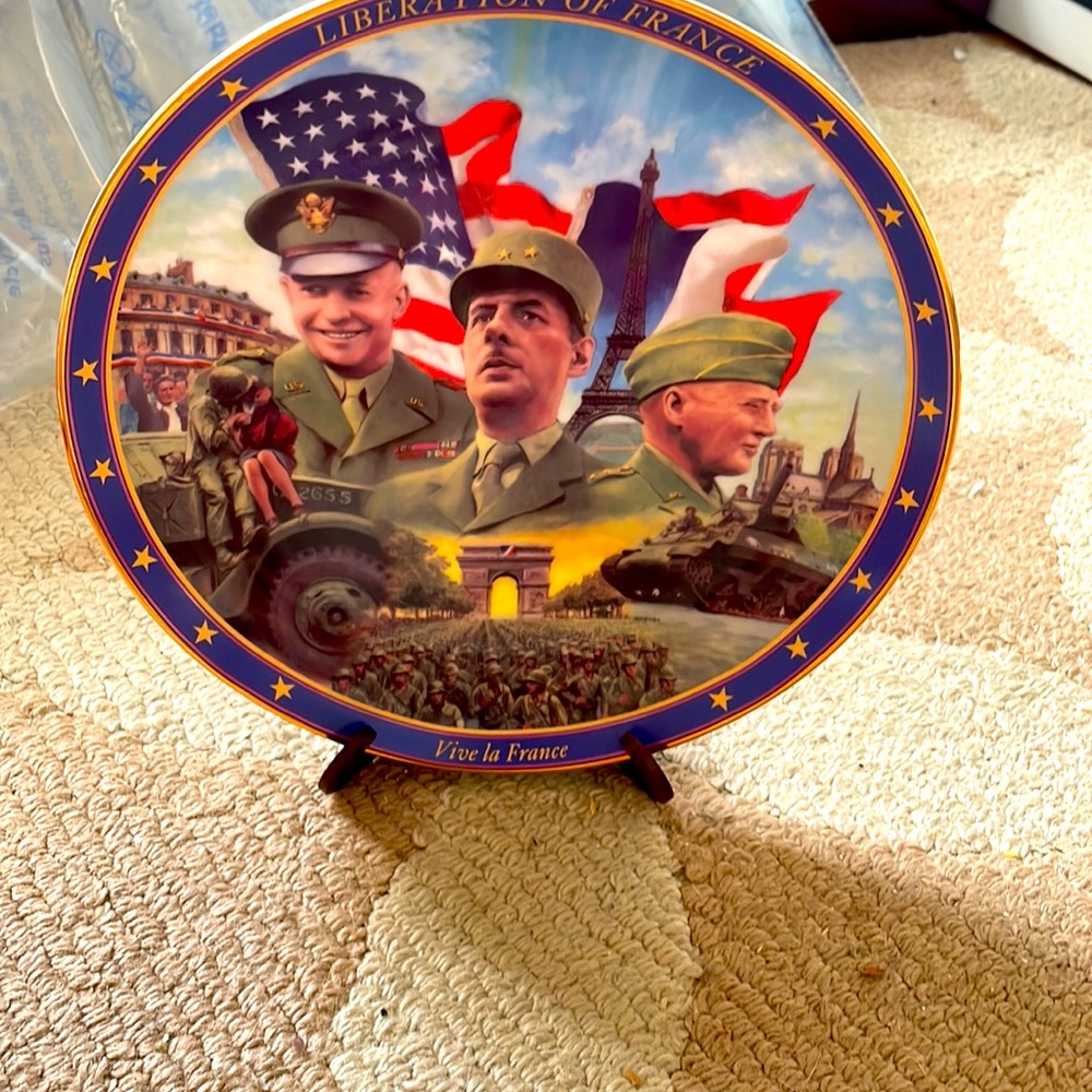 The Bradford Exchange Numbered Limited Edition of “Liberation of France Plate